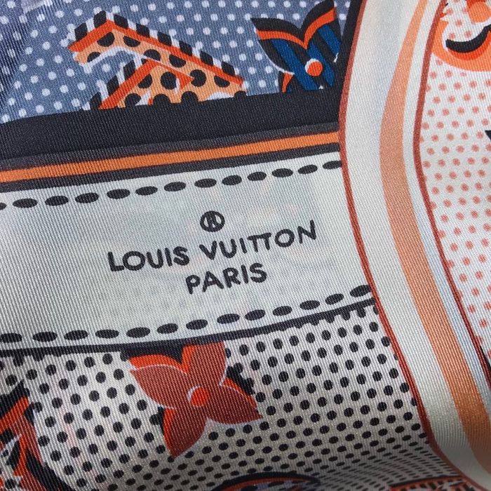 Louis Vuitton Scarf LVS00102